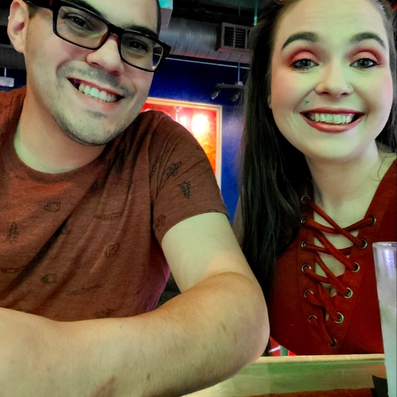 Meet your Posher, Garments & Gadgets - Picture 1 of 1